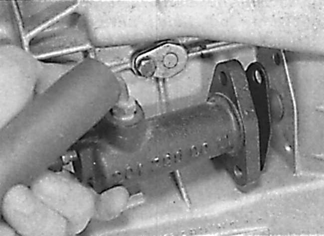 Ремонт мерседес 124 : рабочий цилиндр сцепления mercedes w124