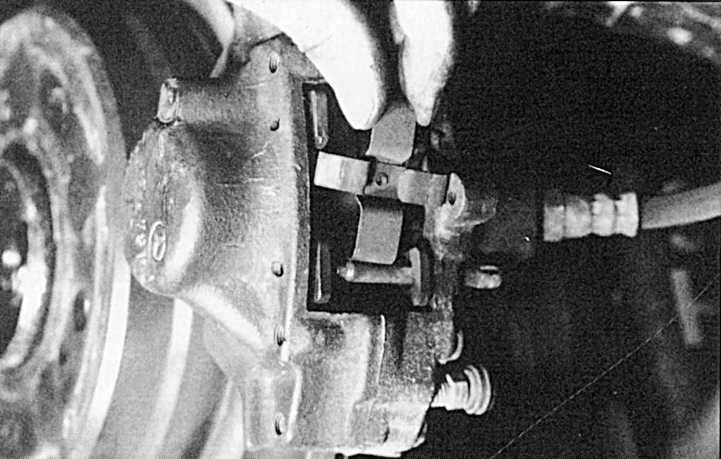 Ремонт мерседес 124 замена передних тормозных колодок mercedes w124