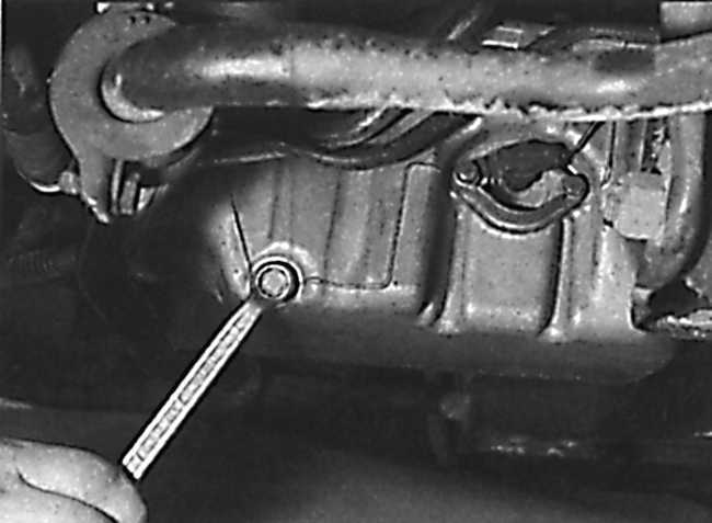 Как поменять масло в двигателе на мерседесе 124