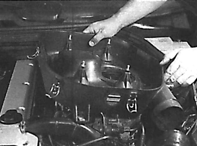 Ремонт мерседес 124: кожух воздушного фильтра mercedes w124. описание, схемы, фото