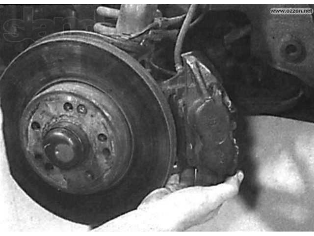 Ремонт мерседес 124 замена задних тормозных колодок mercedes w124